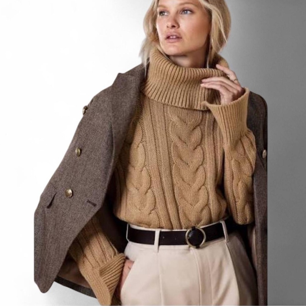 Banana Republic Camel Cable Knit Thick Sweater - Picture 1 of 6